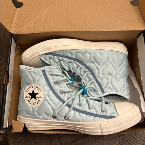Women’s size 8 baby blue quilted chuck taylor all star sneakers - Picture 10 of 11